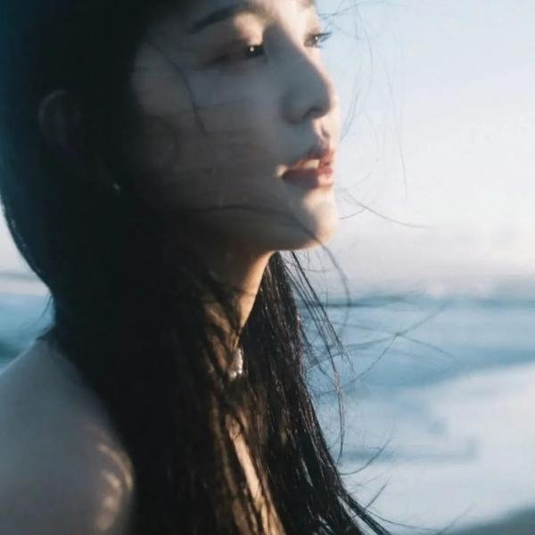 淘气小女巫 海报